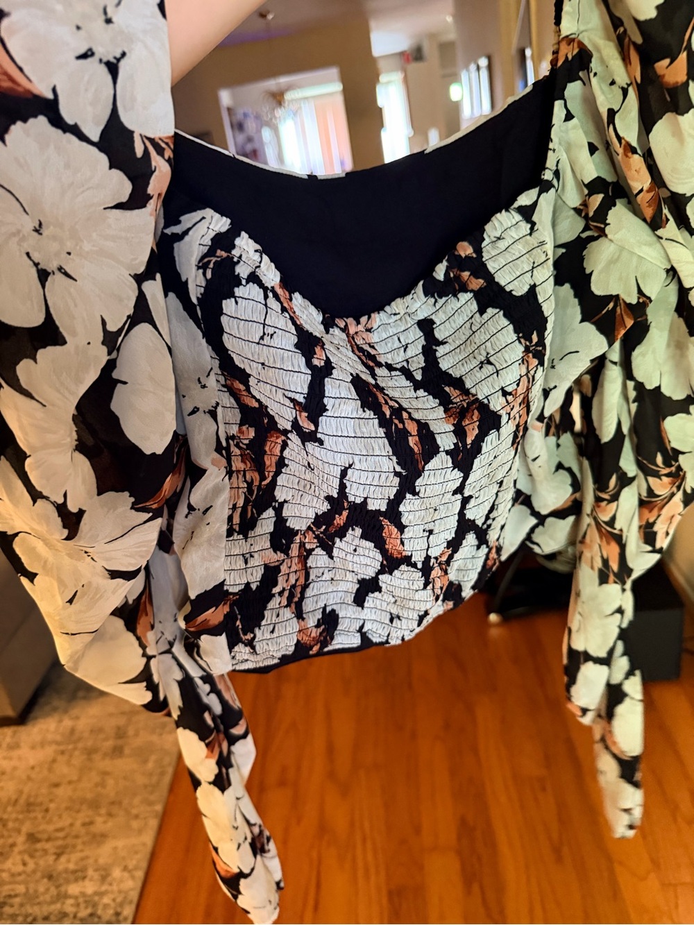 Abercrombie Floral Women’s Top in Black and White